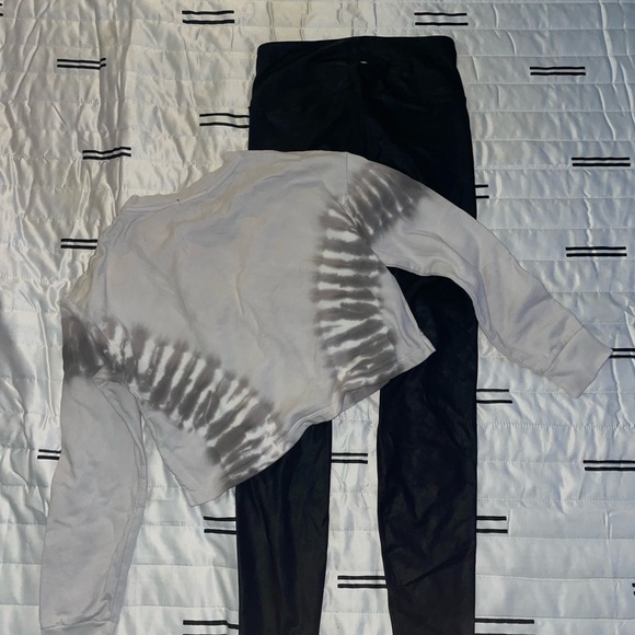 🧘🏻‍♀️Beyond Yoga bundle🧘🏻‍♀️ - Picture 3 of 3